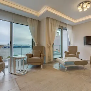 Gasthof Paris, Çeşme