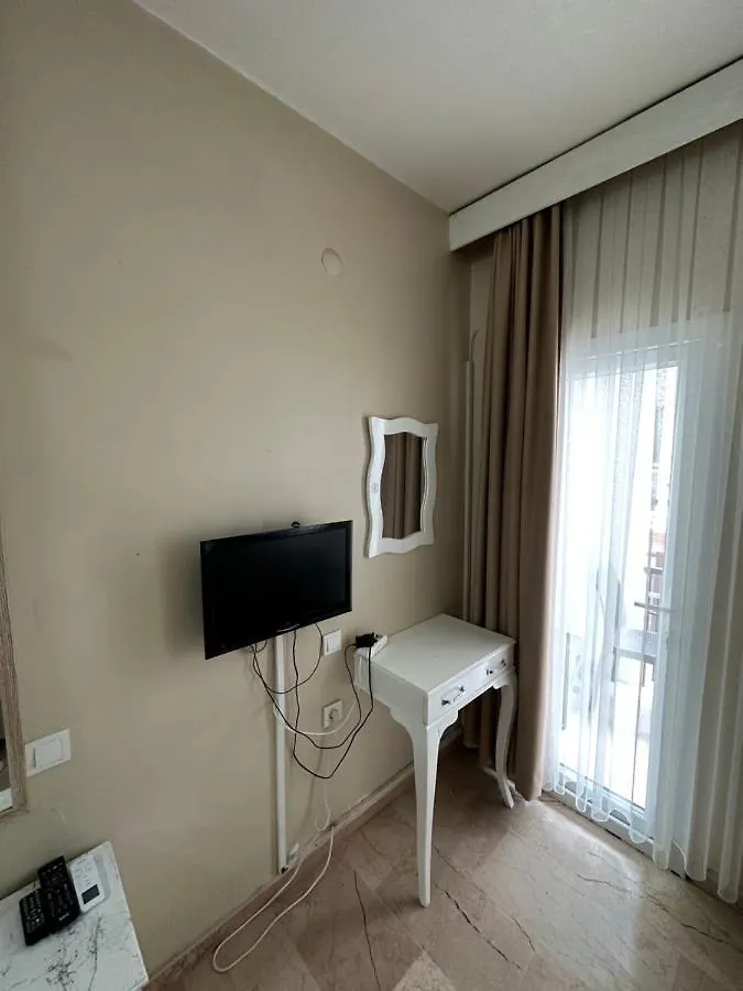 Koz Eren Otel Çeşme 2*,  Τουρκία