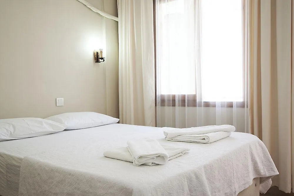 Koz Eren Otel Çeşme 2*,  Τουρκία