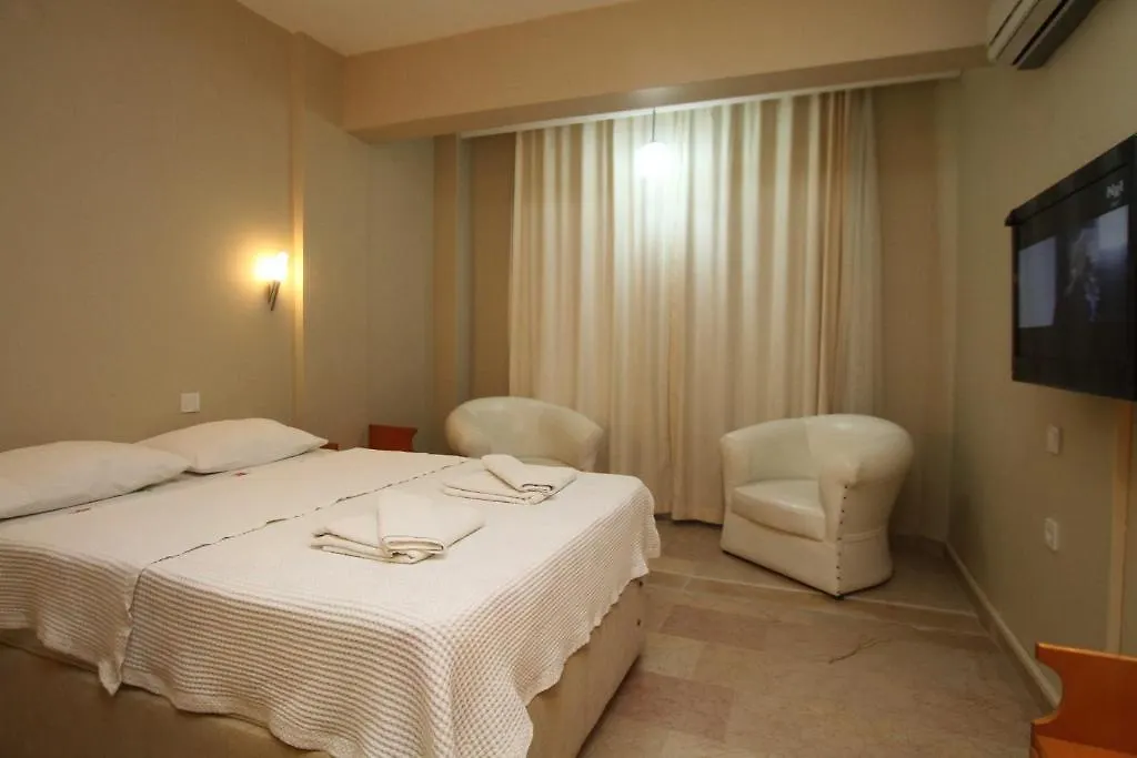 Koz Eren Otel Çeşme