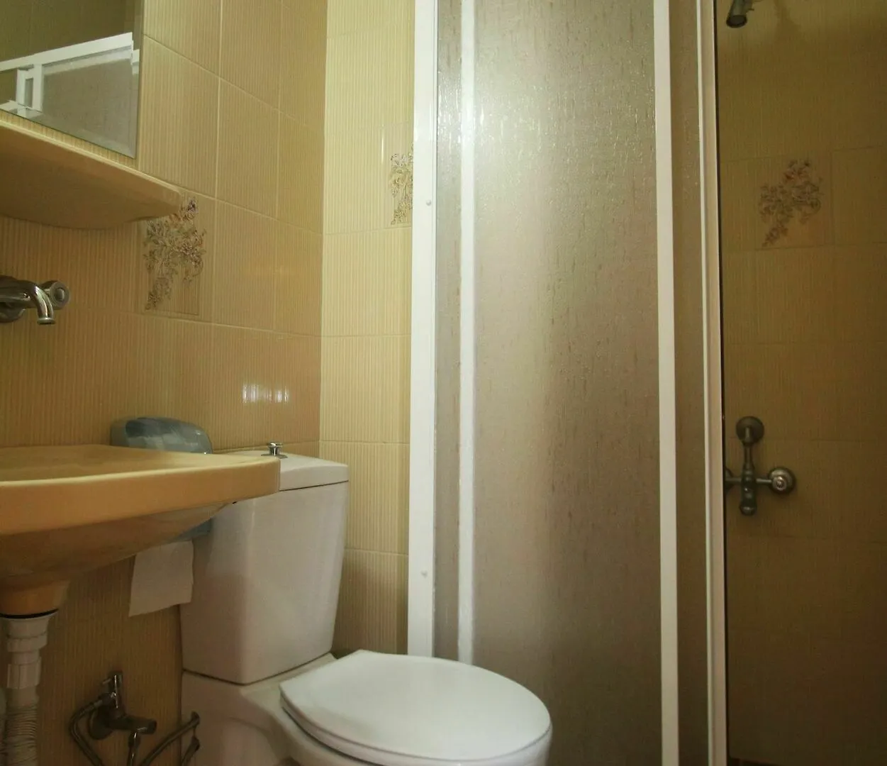 Koz Eren Otel Çeşme 2*,